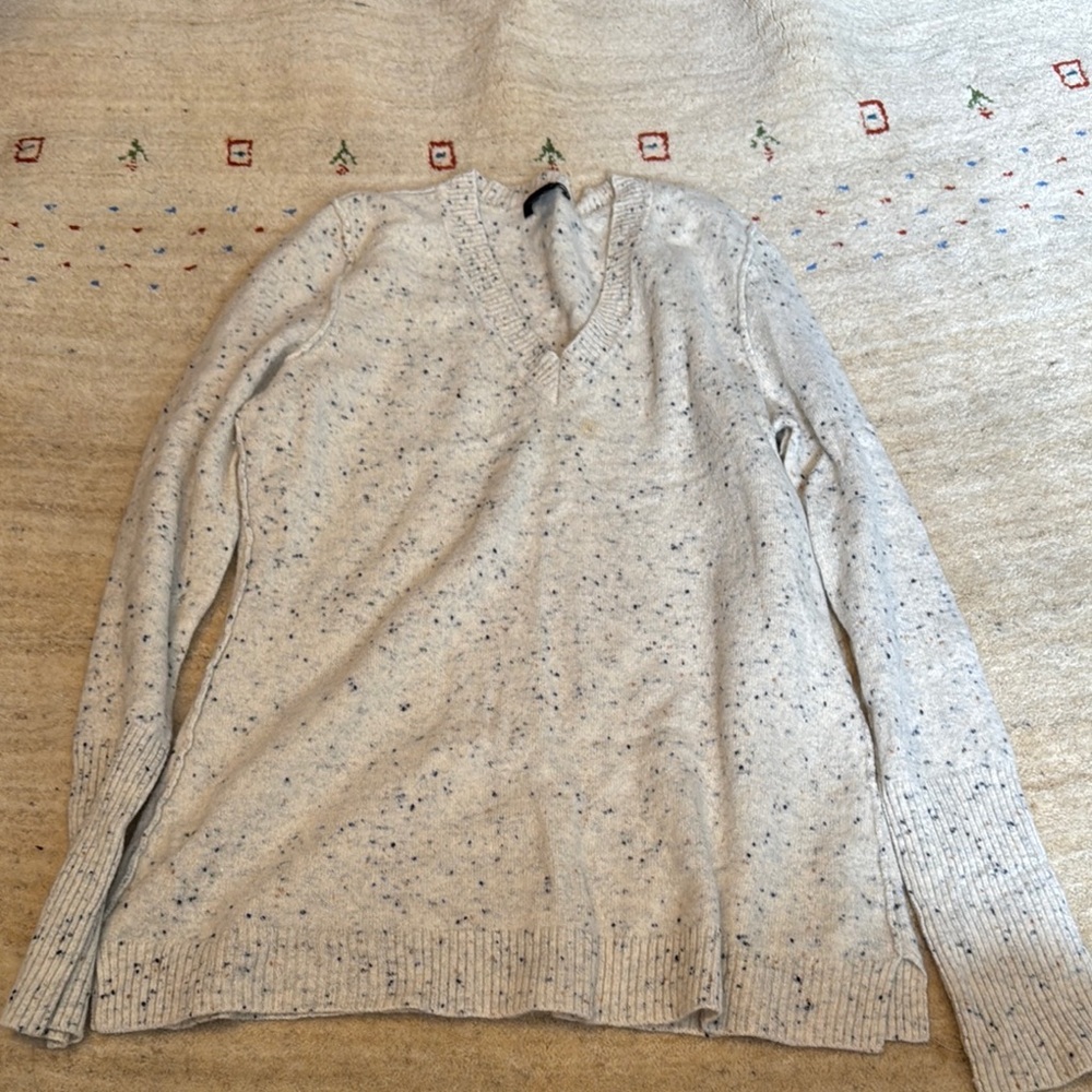 Aqua Women’s 100% cashmere Cream Speckled V-Neck Sweater large